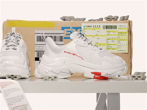dhgate sells fake shoes